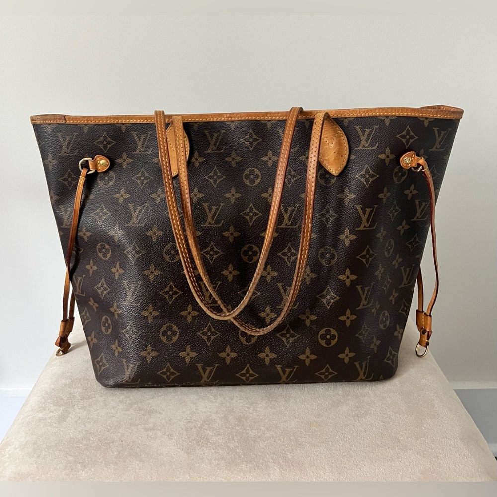 LOUIS VUITTON Monogram Neverfull MM Tote! 👜